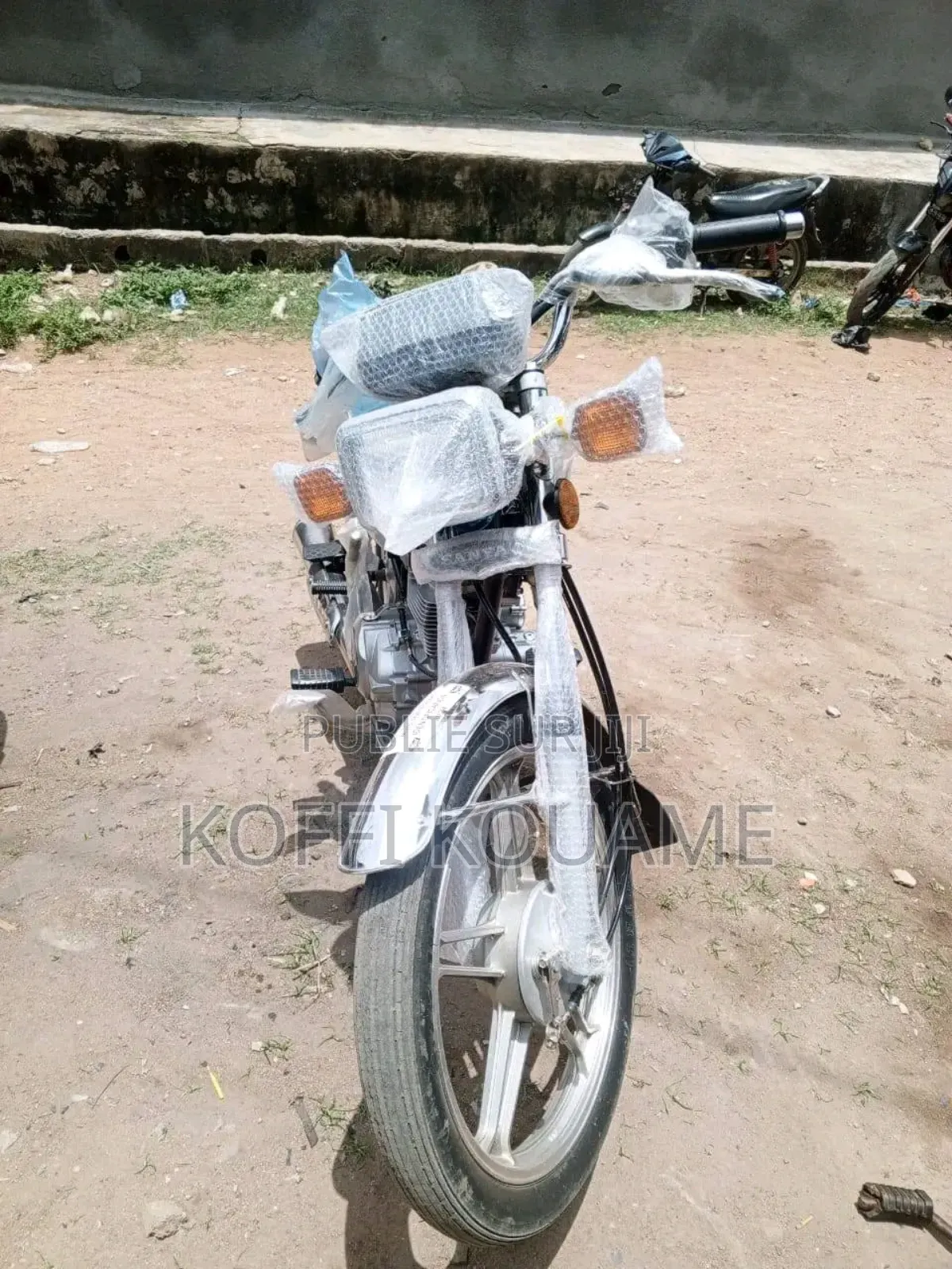 Neuf Motorcycle 2022