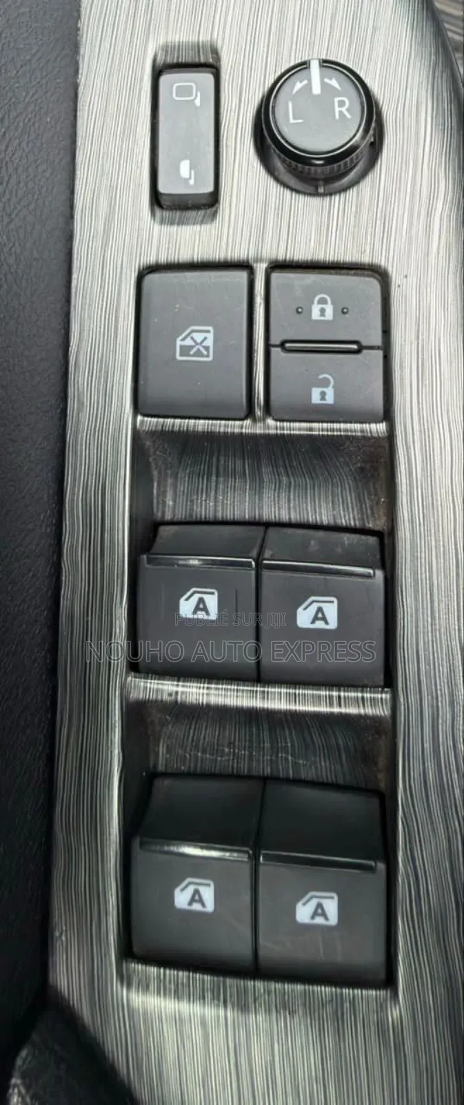 Toyota Hilux 2024 Gris