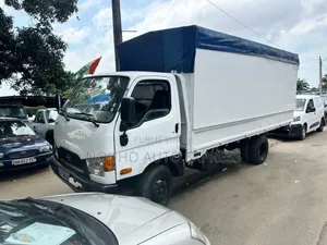 Photo - Camion Hyundai Mighty Boîte Manuelle
