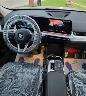 New BMW X1 2024 Argenté