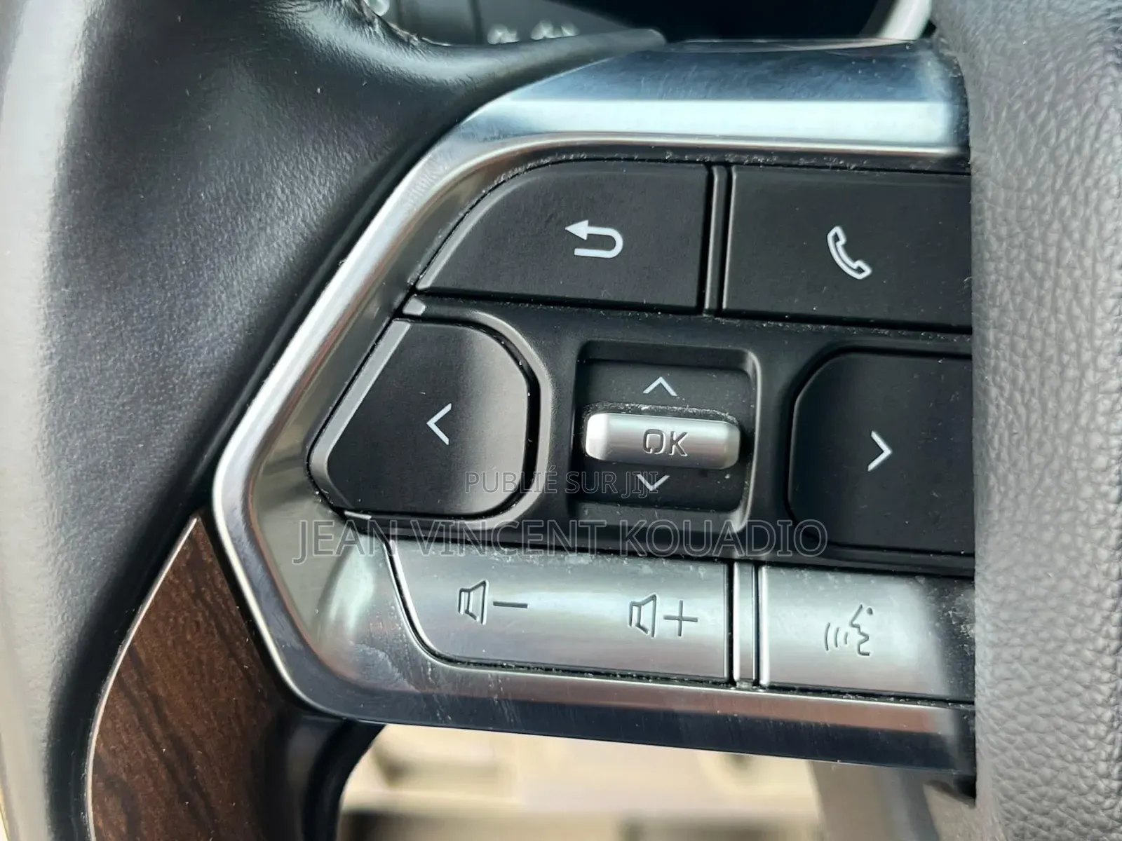 Toyota Land Cruiser 2022 Blanc cassé