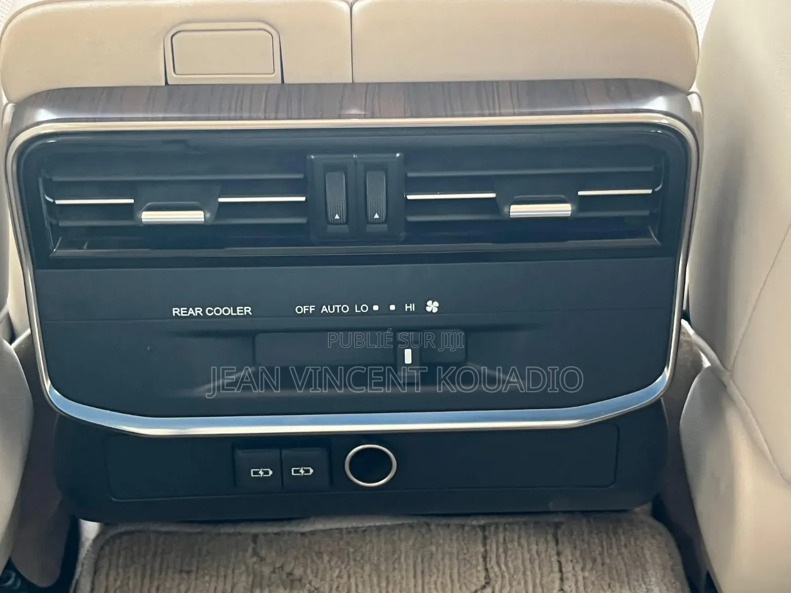 Toyota Land Cruiser 2022 Blanc cassé