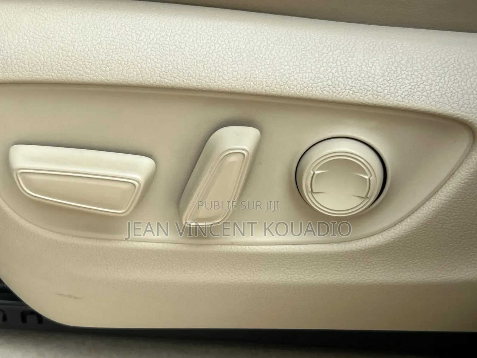 Toyota Land Cruiser 2022 Blanc cassé