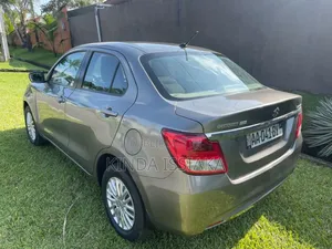 Suzuki Dzire 2024 Gris