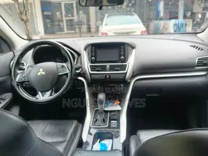 Mitsubishi Eclipse Cross 2020 Gris