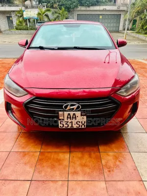 Photo - Hyundai Elantra 2018 Rouge