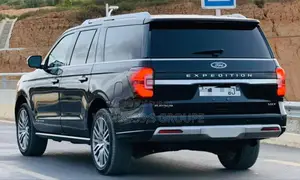Ford Explorer Platinum 2023 Black