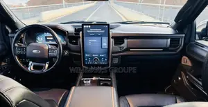 Ford Explorer Platinum 2023 Black