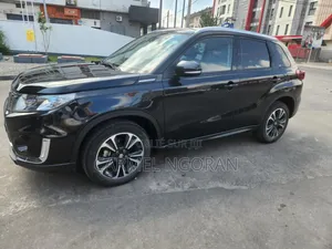 Photo - Suzuki Vitara 2023 Black