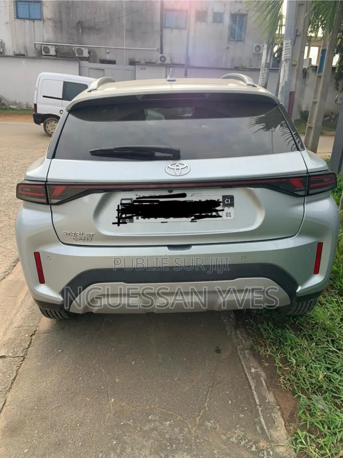 Toyota Starlet 2024 Gris