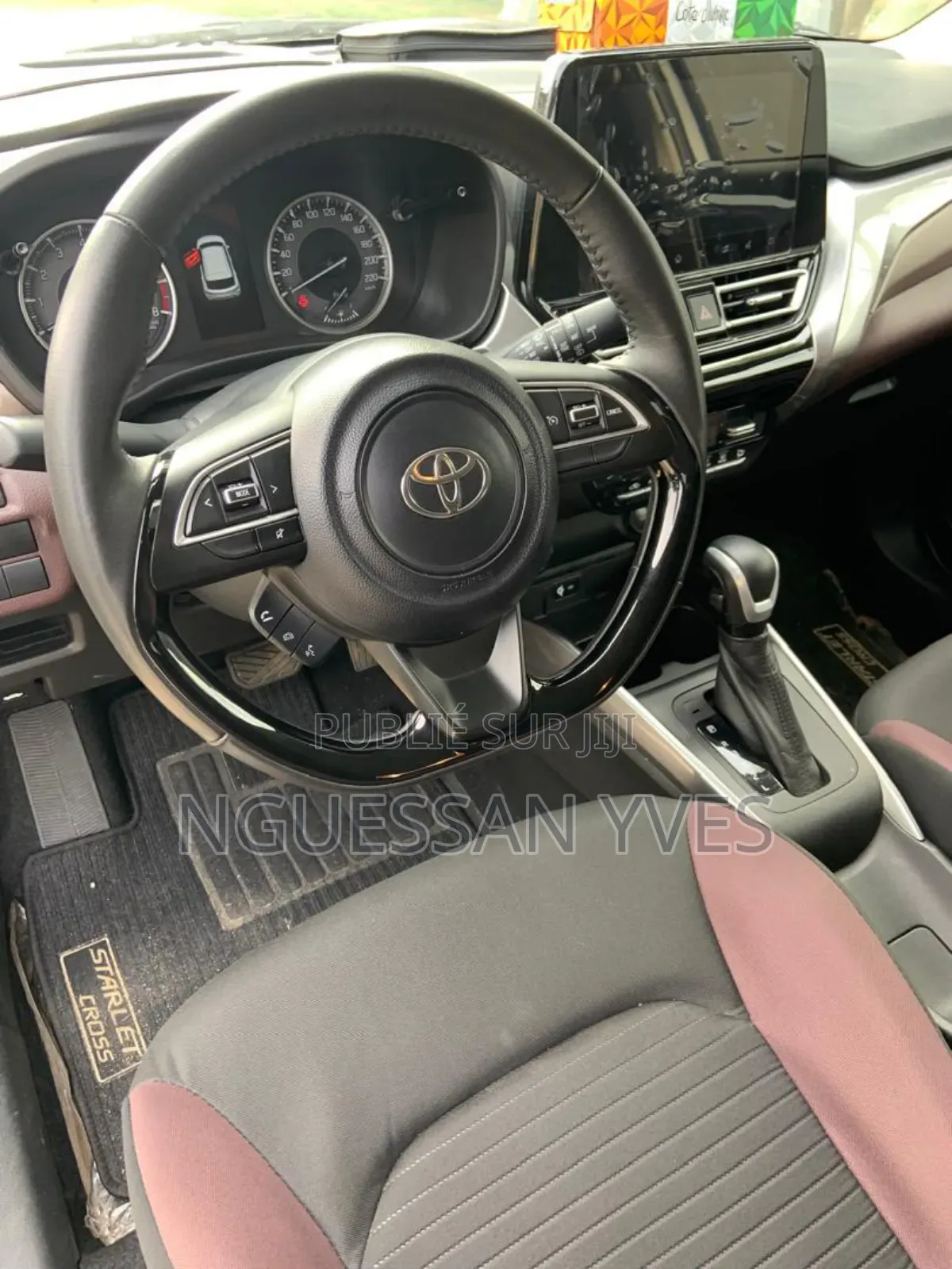 Toyota Starlet 2024 Gris