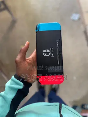 Nintendo Switch Craquée Avec 15 Jeux