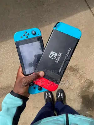 Nintendo Switch Craquée Avec 15 Jeux