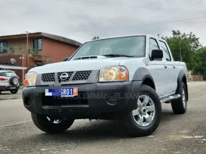 Nissan Hardbody 2015 Blanc