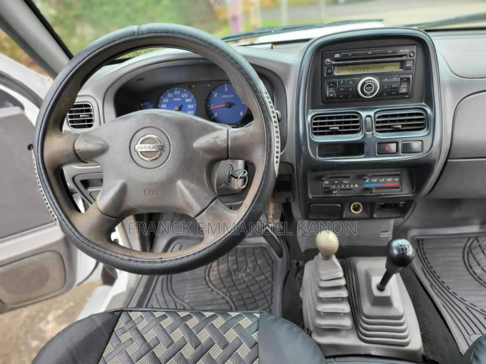 Nissan Hardbody 2015 Blanc