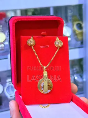 Chaine Et Bouc a Oreille