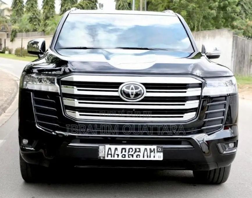 Toyota Corolla Cross Hybrid 2024 Gris