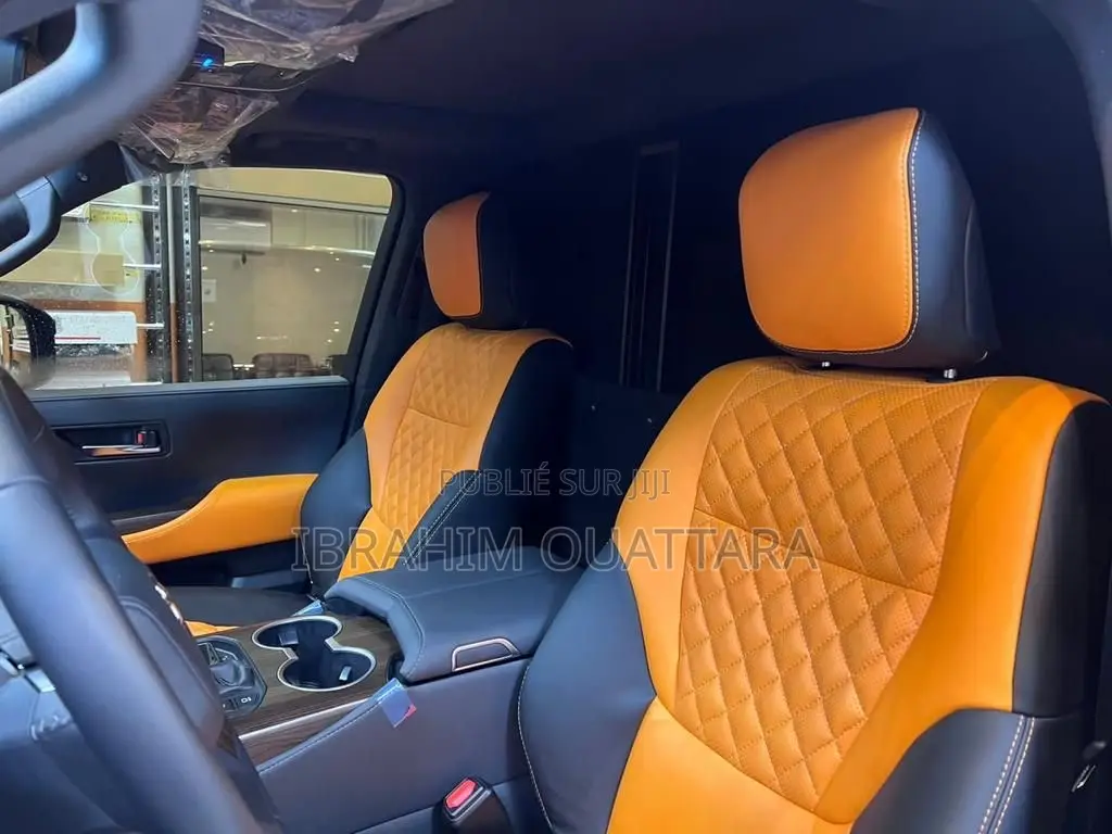 Toyota Corolla Cross Hybrid 2024 Gris