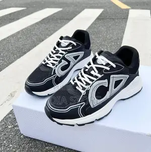 Photo - Paires Christian Dior