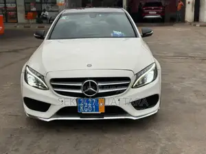 Photo - Mercedes-Benz C300 Base 4Matic Sedan AWD (2.0L 4cyl 7A) 2017 Blanc