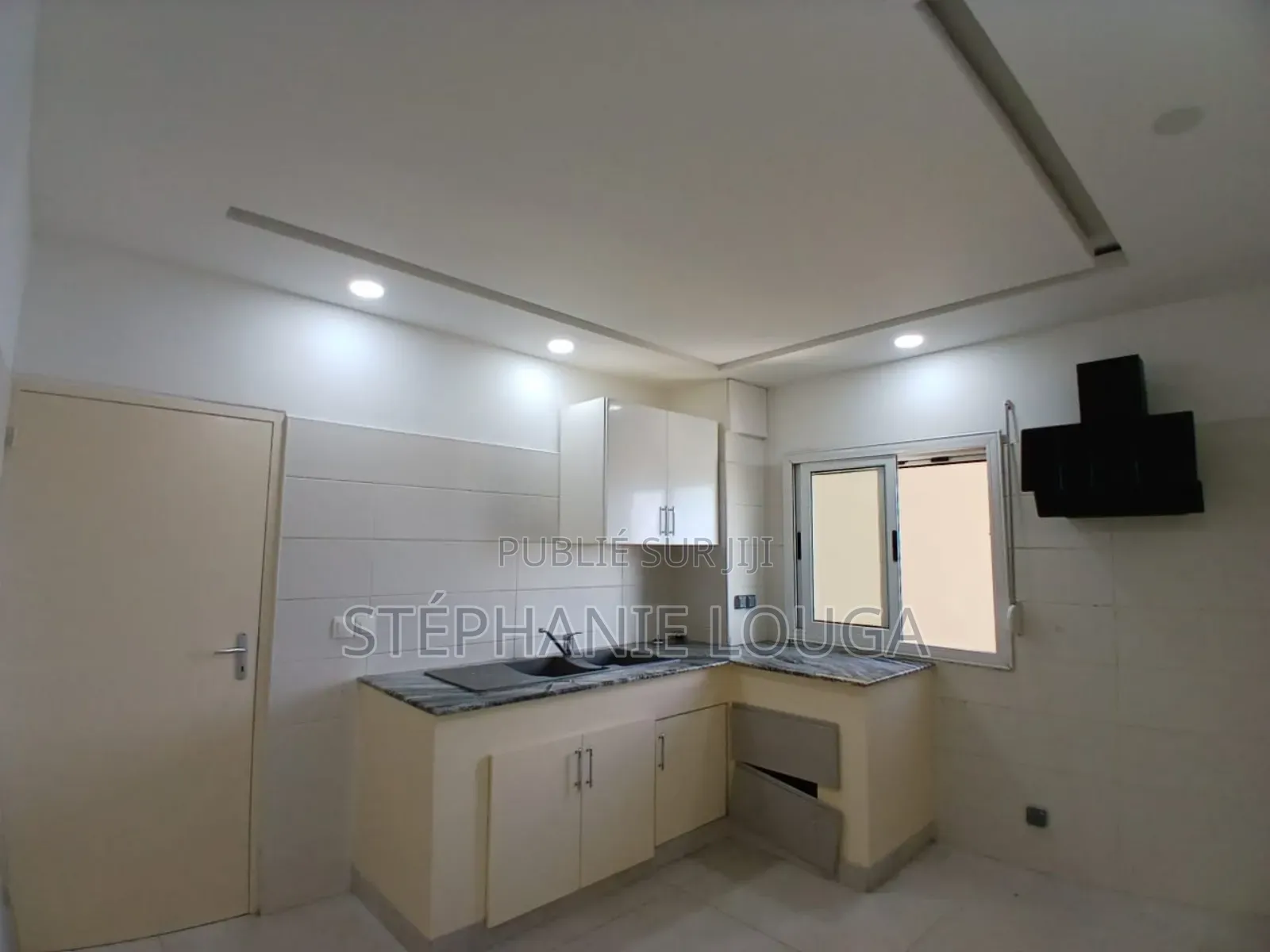 2chbre Appartement dans Mockeyville, Lycée, Grand-Bassam à Louer