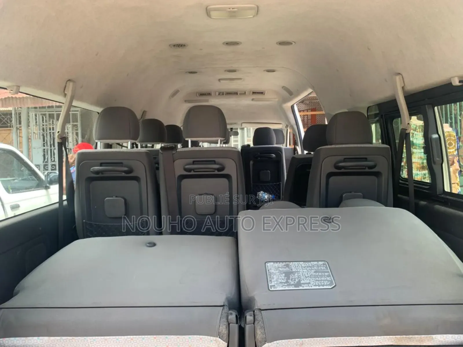 Toyota HiAce 2023 Blanc