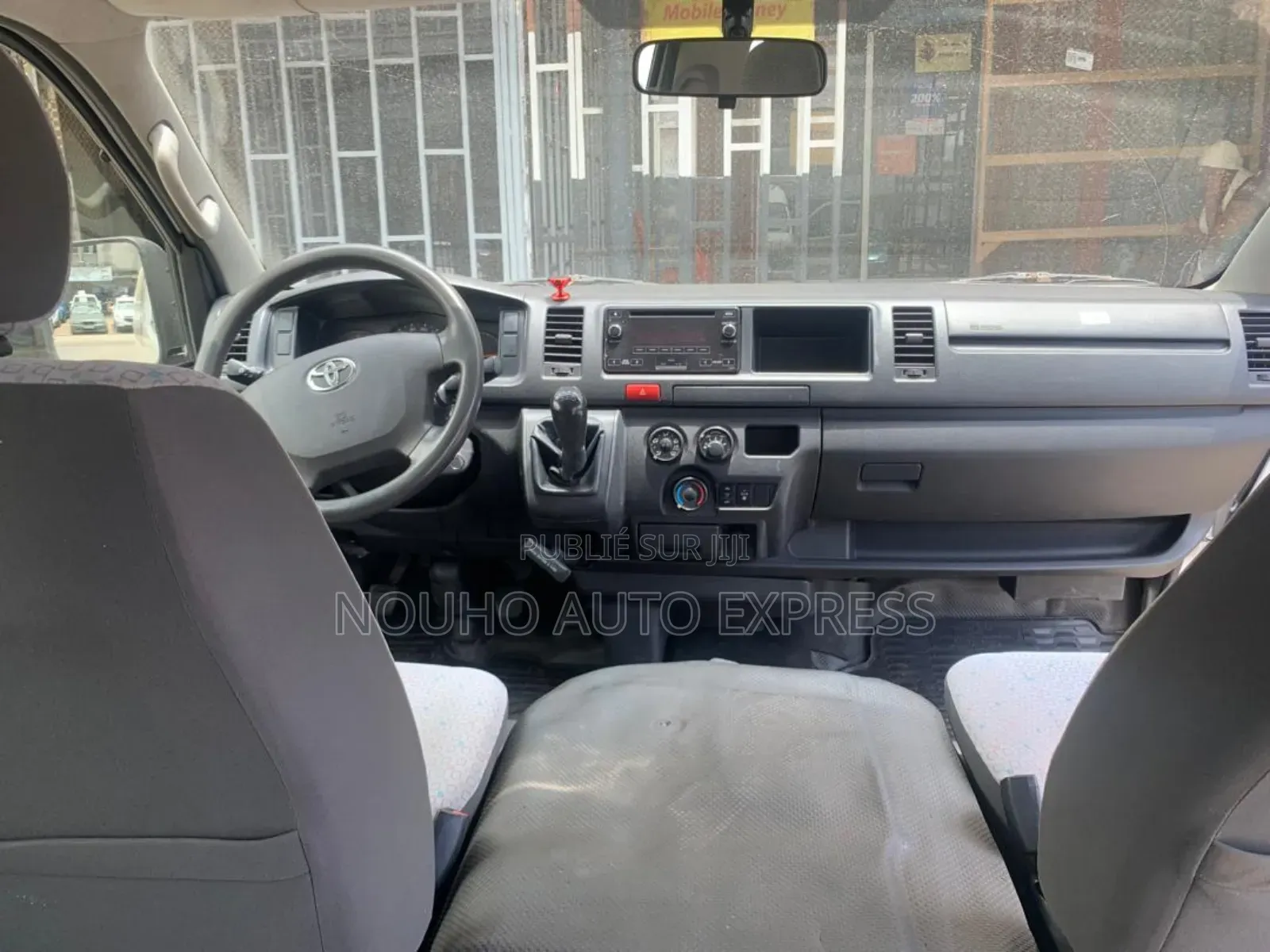 Toyota HiAce 2023 Blanc