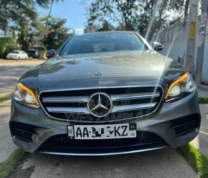 Mercedes-Benz E400 2019 Gris