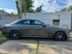 Mercedes-Benz E400 2019 Gris
