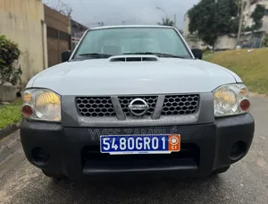 Nissan Hardbody 2015 Blanc