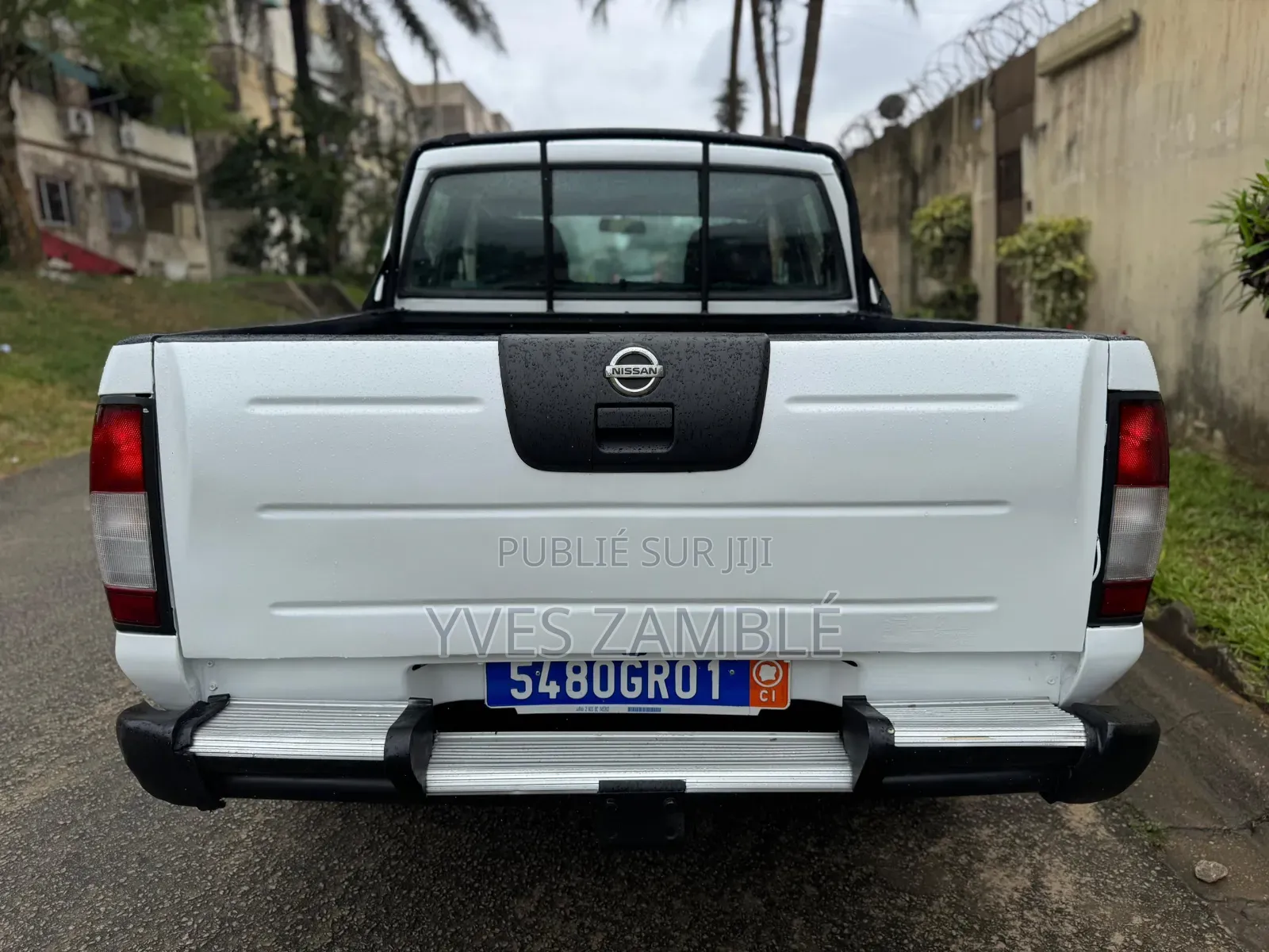 Nissan Hardbody 2015 Blanc