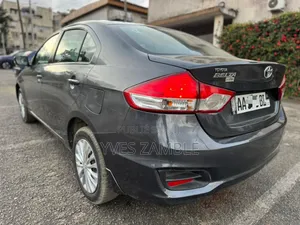 Toyota Belta 2024 Gris