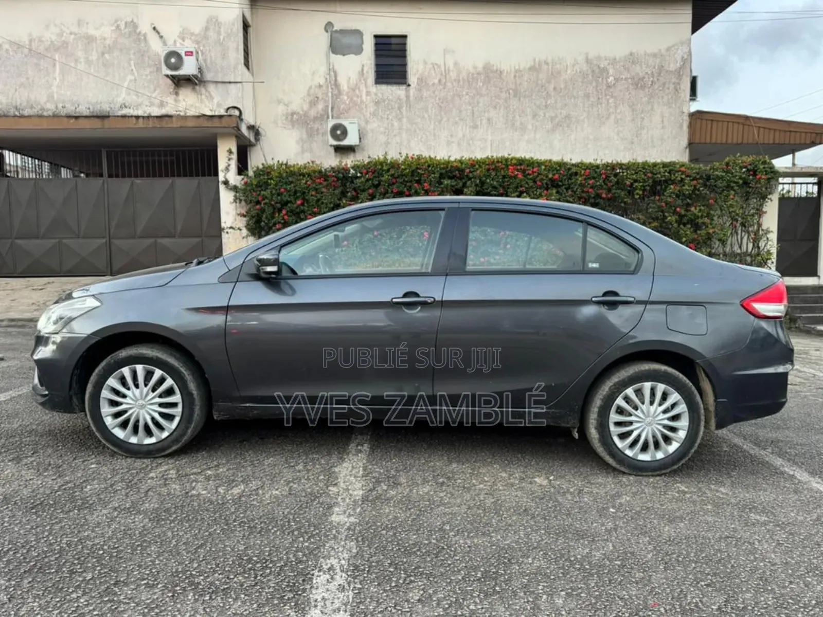 Toyota Belta 2024 Gris