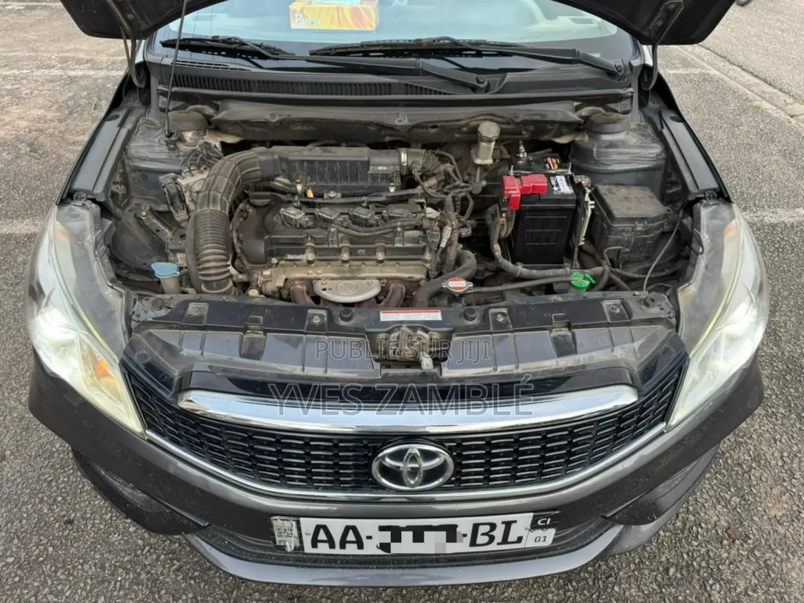 Toyota Belta 2024 Gris