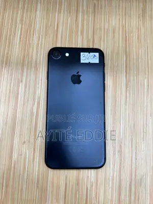 Photo - Apple iPhone 7 32 GB Black