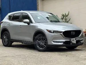 Photo - Mazda CX-5 2021 Gris
