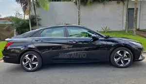 Hyundai Elantra Limited 2023 Black