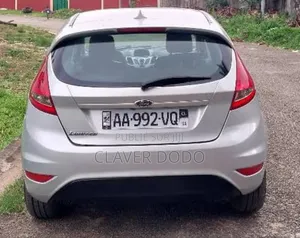 Ford Fiesta 2012 Gris