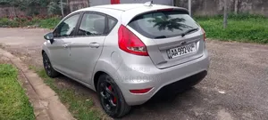 Ford Fiesta 2012 Gris