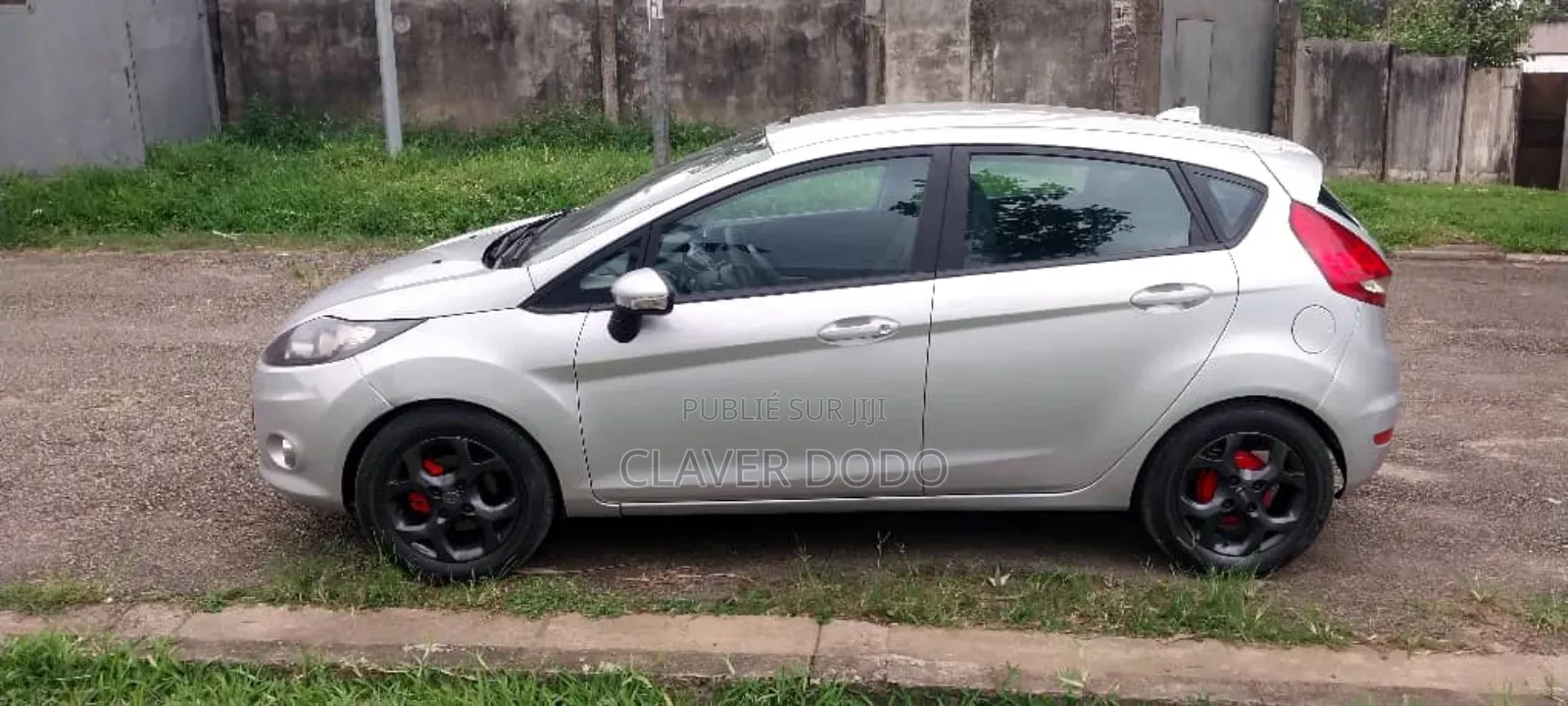 Ford Fiesta 2012 Gris