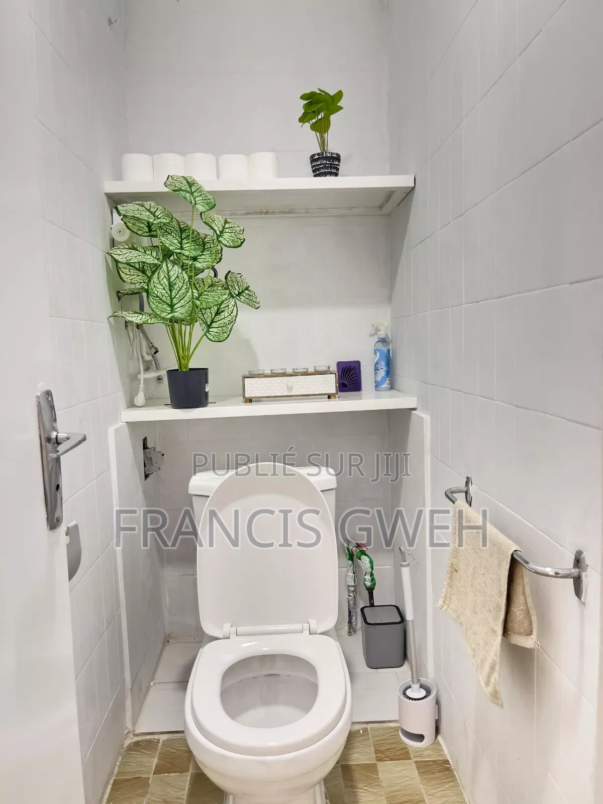 Furnished 4chbre Appartement dans Gweh Francis, Cocody à Louer