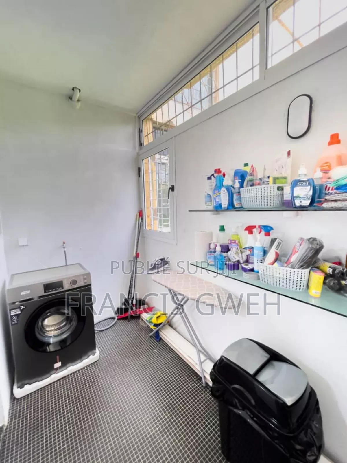 Furnished 4chbre Appartement dans Gweh Francis, Cocody à Louer