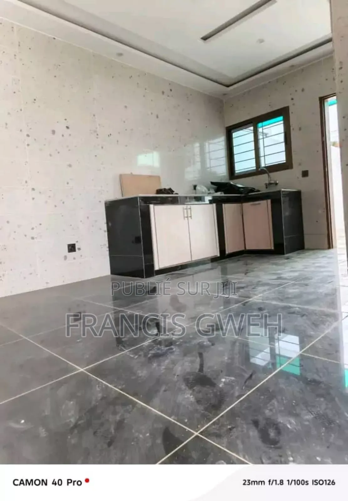 4chbre Duplex dans Gweh Francis, Cocody à Louer