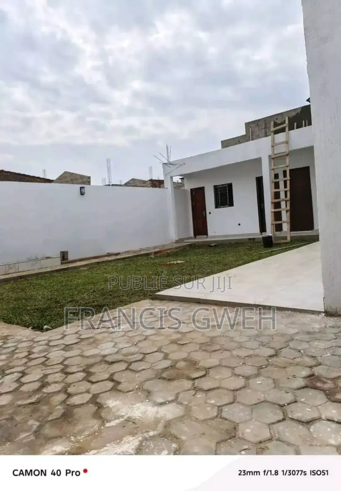 4chbre Duplex dans Gweh Francis, Cocody à Louer