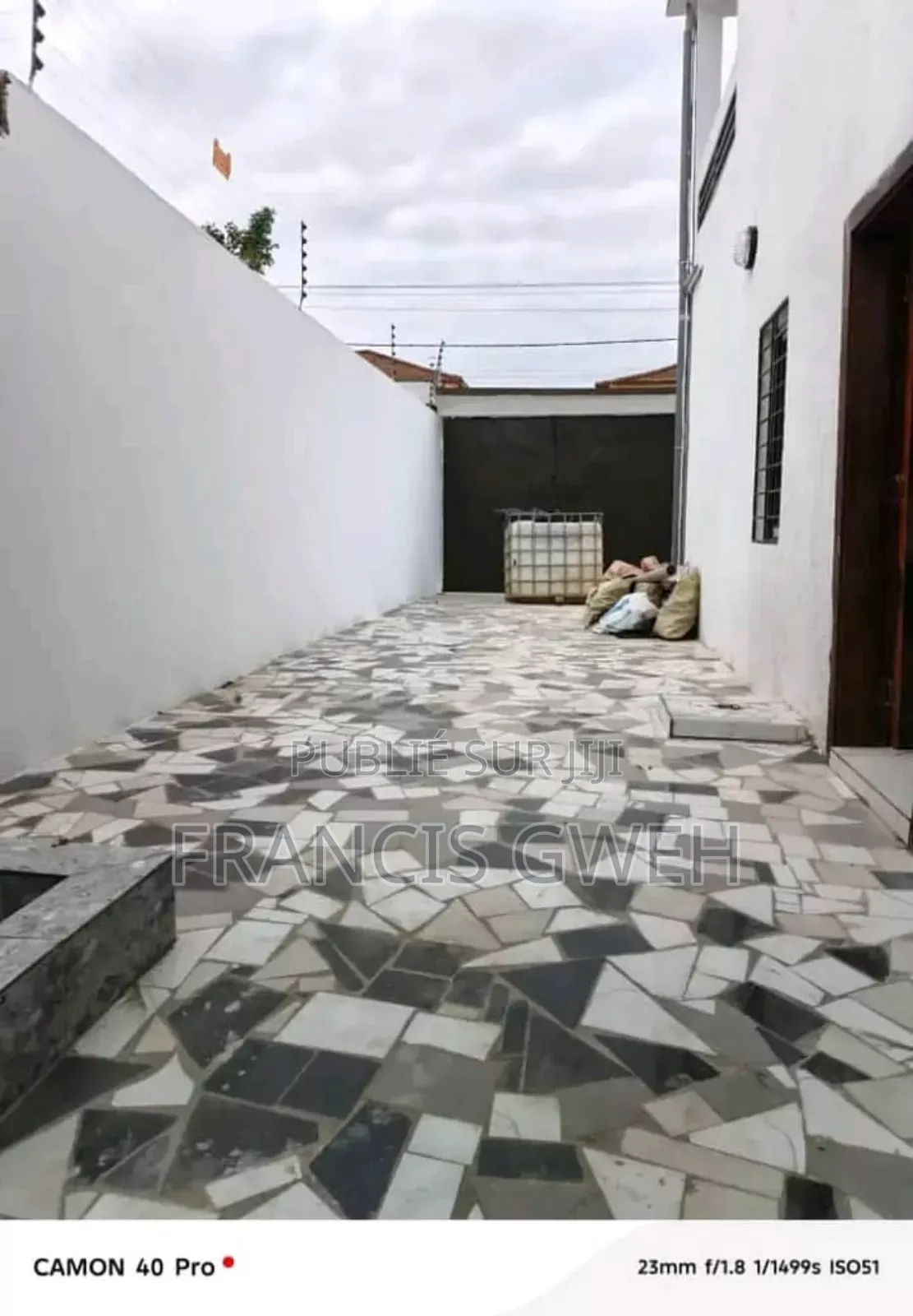 4chbre Duplex dans Gweh Francis, Cocody à Louer