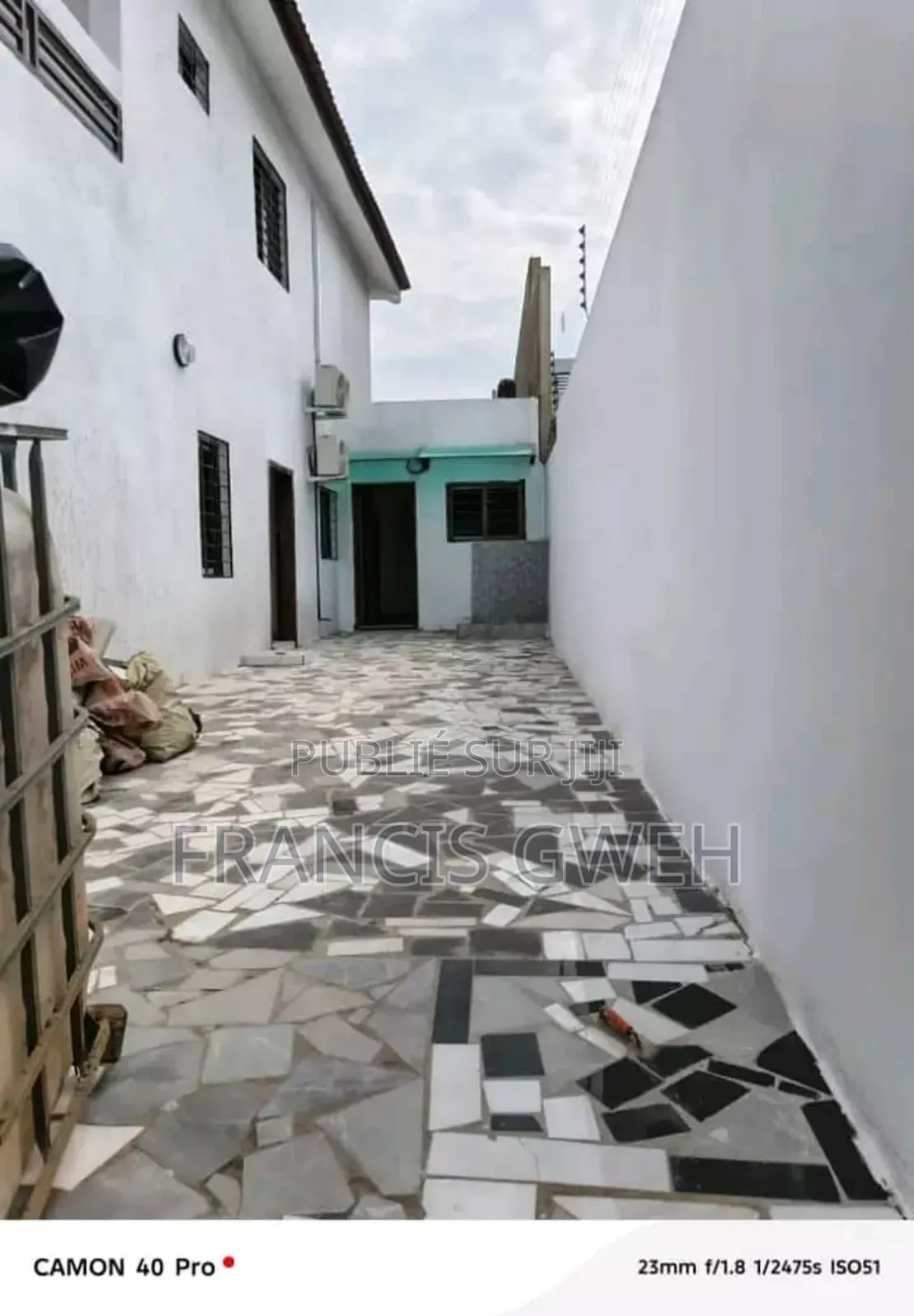 4chbre Duplex dans Gweh Francis, Cocody à Louer