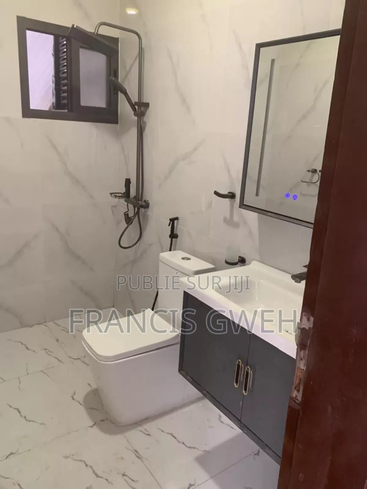 2chbre Appartement dans Gweh Francis, Cocody à Louer