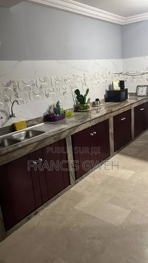 5chbre Duplex dans Gweh Francis, Cocody à Louer