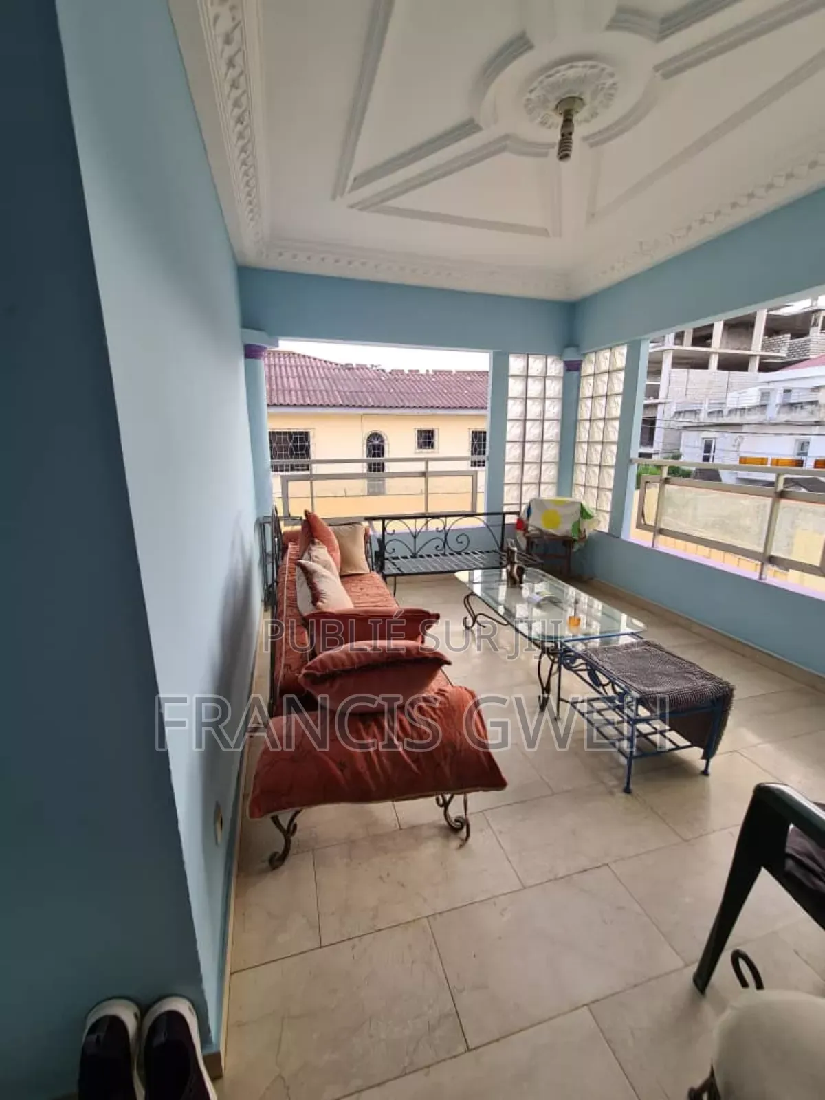 5chbre Duplex dans Gweh Francis, Cocody à Louer