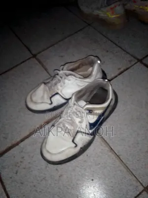 Des Chaussures De Sport Comme De Sortie